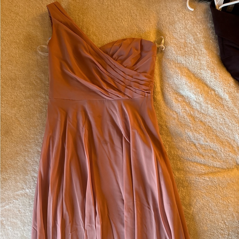 Elegant Pink Pleated Dress